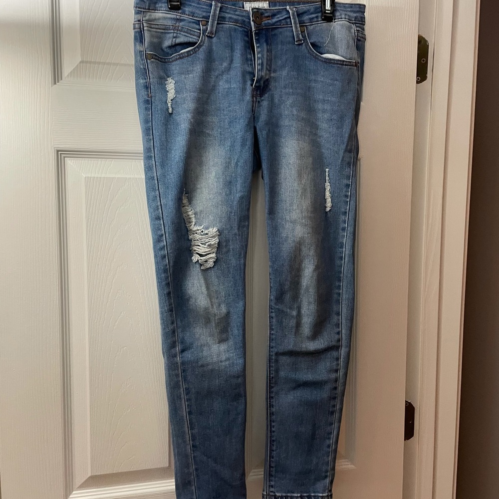 Ripped skinny jeans